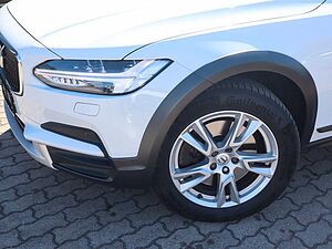 Volvo  D4 Cross Country  AWD