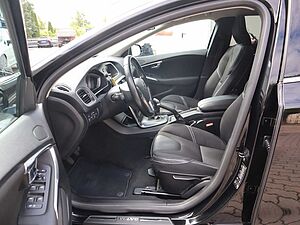 Volvo  D2 Momentum