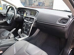 Volvo  D2 Momentum