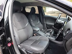 Volvo  D2 Momentum