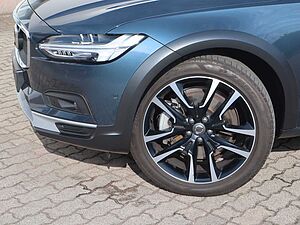Volvo  B5 Cross Country Plus AWD