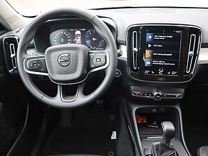 Volvo  T3 Momentum Pro FWD