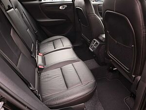 Volvo  T3 Momentum Pro FWD