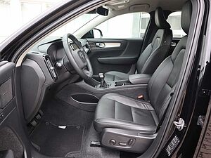 Volvo  T3 Momentum Pro FWD
