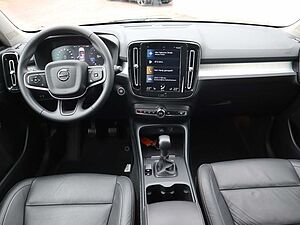 Volvo  T3 Momentum Pro FWD