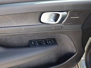 Volvo  Ultimate Recharge Pure Electric AWD