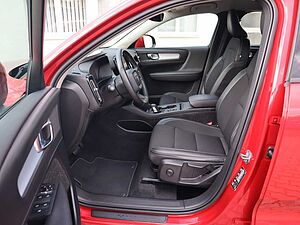 Volvo  D3 Momentum Pro FWD