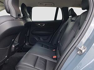 Volvo  B4 Cross Country Pro AWD