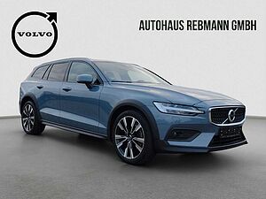 Volvo  B4 Cross Country Pro AWD