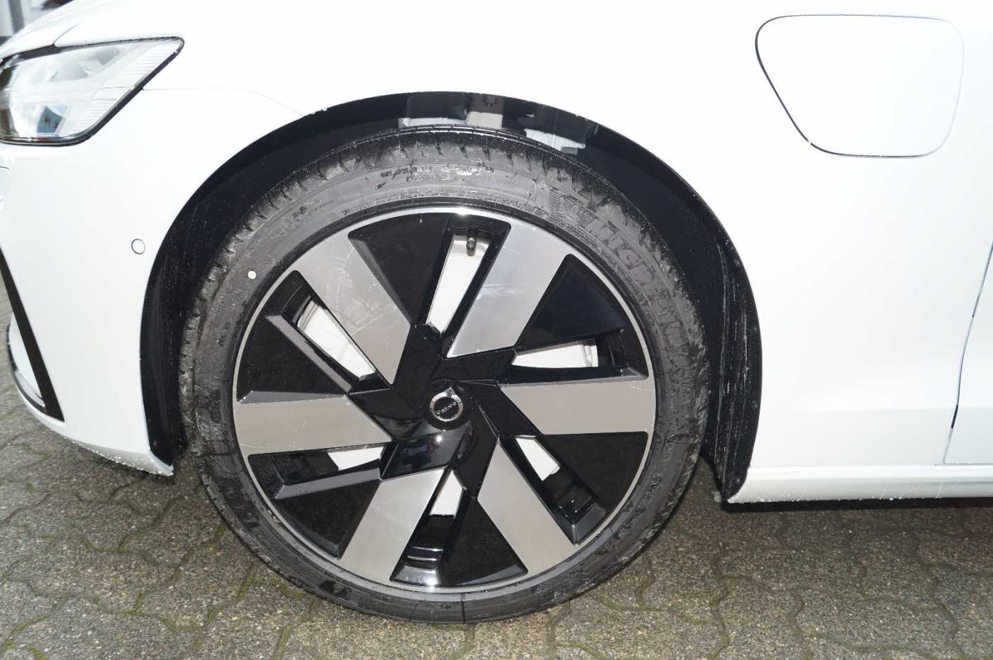 Volvo  T6 AWD Plug-in Hybrid Plus Dark Aut. /AHK/19'