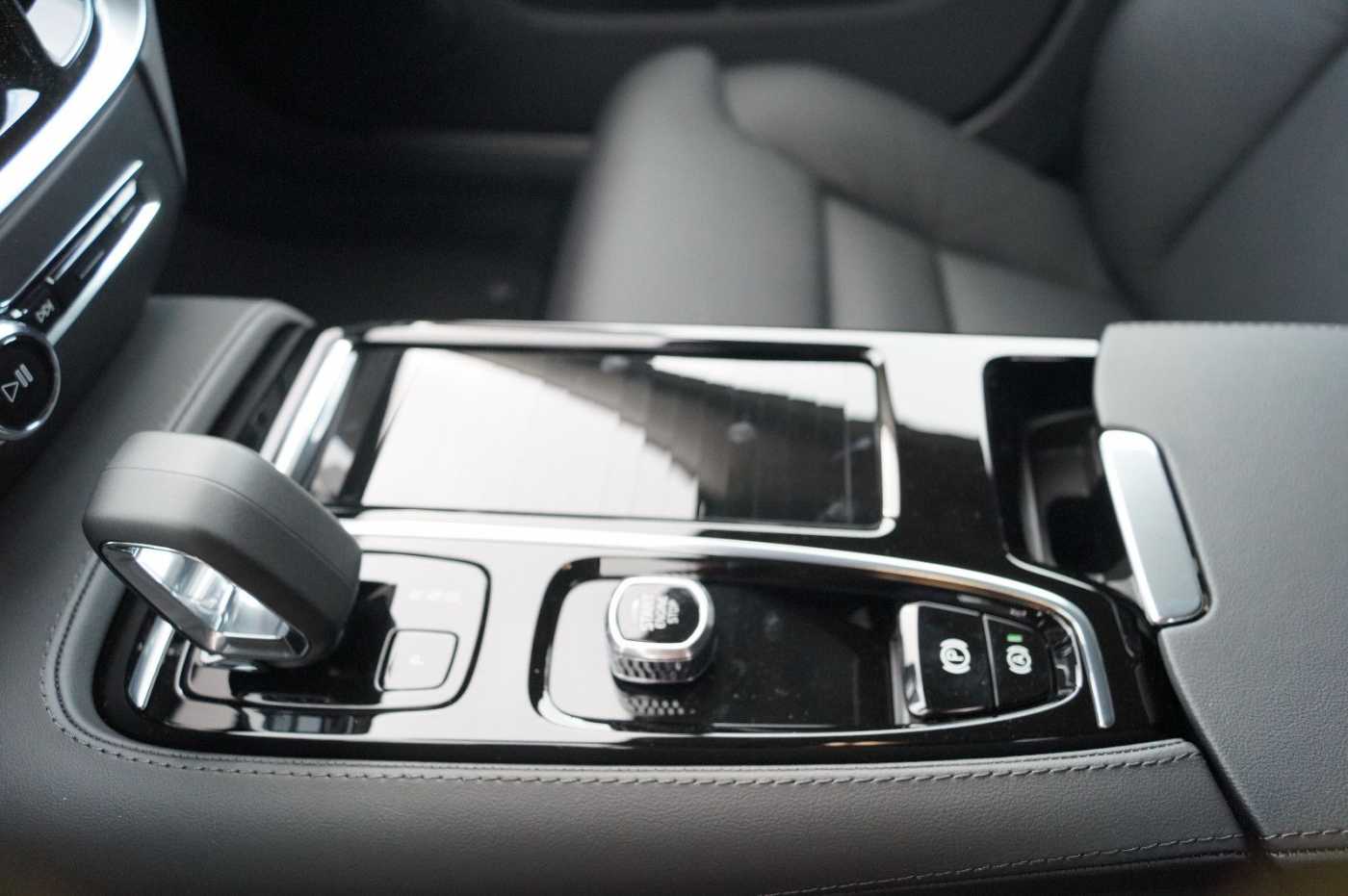 Volvo  T6 AWD Plug-in Hybrid Plus Dark Aut. /AHK/19'