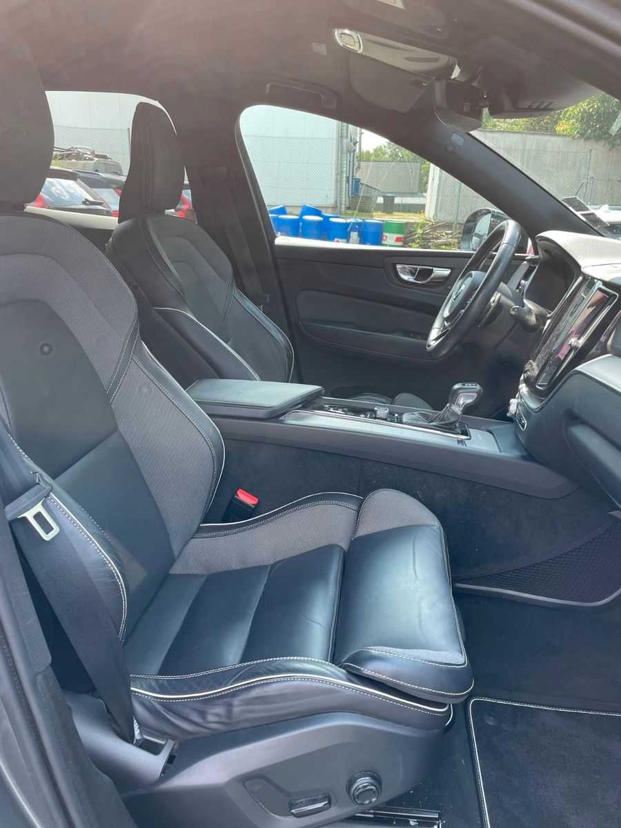 Volvo  T5 AWD R-Design Aut. /ACC/BLIS/Harman-Kardon