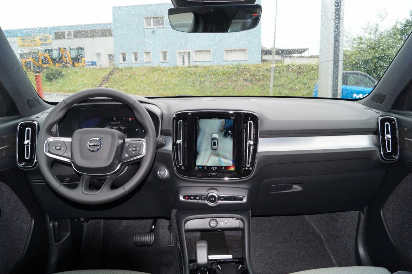 Volvo  B3 Benzin 2WD Black Edition DKG/360°/BLIS