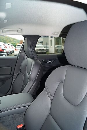 Volvo  T6 AWD Plug-in Hybrid Plus Dark Aut. /AHK/19'