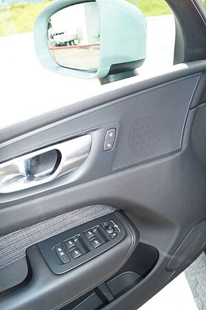 Volvo  B4 Diesel 2WD Core Aut. /BLIS/ACC/Kamera/19'