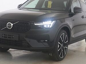 Volvo  B4 Benzin 2WD Ultra Dark DKG/AHK/21'/Pixel