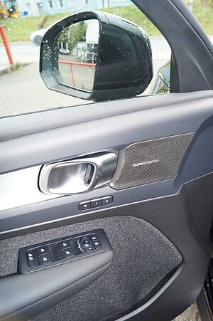 Volvo  B3 Benzin 2WD Black Edition DKG/360°/BLIS