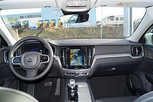 Volvo  B4 Benzin Plus Dark DKG/360°/Standh/Panorama