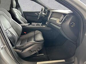 Volvo  Plus Dark AWD B4 Diesel EU6d Pano 360° Winter-Paket
