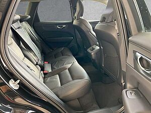 Volvo  Plus Dark AWD B4 Diesel EU6d  360° Harmon Kardon Pano