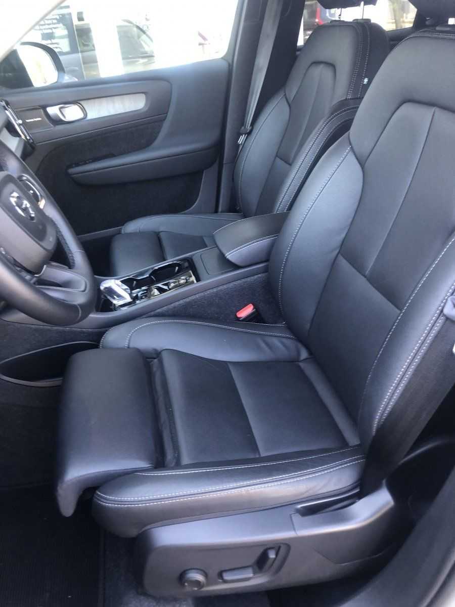 Volvo  B3 Plus Dark