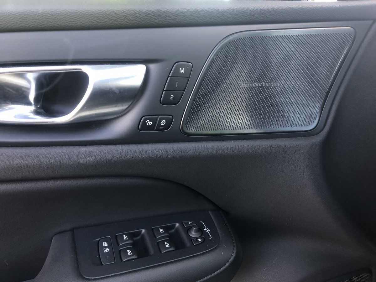 Volvo  B5 AWD Ultimate Dark