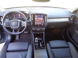Volvo  B4 Benzin Plus Dark Standheizung