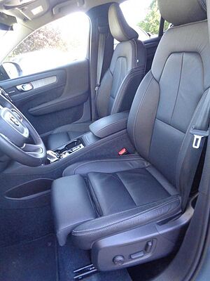 Volvo  B4 Benzin Plus Dark Standheizung