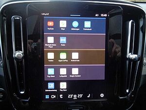 Volvo  B4 Plus Dark