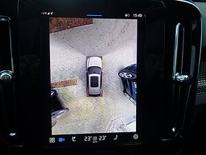 Volvo  B4 Plus Dark