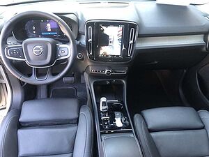 Volvo  B3 Plus Dark