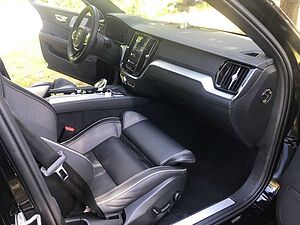 Volvo  B4 Ultra Dark