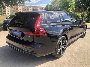 Volvo  B4 Ultra Dark