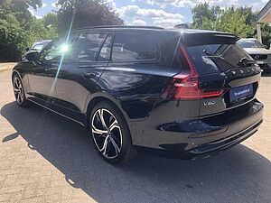 Volvo  B4 Ultra Dark
