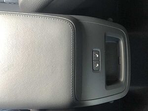 Volvo  B4 Core Leder Anhängerzug