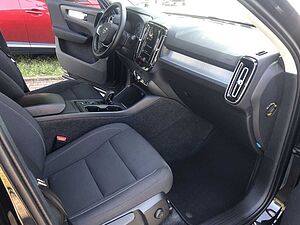 Volvo  T3 Momentum Pro