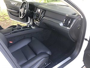 Volvo  B5 AWD Ultimate Dark