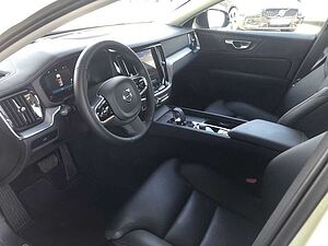 Volvo  B5 AWD Ultimate Dark