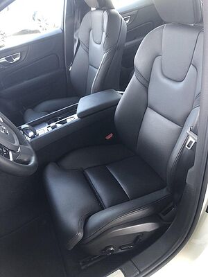 Volvo  B5 AWD Ultimate Dark