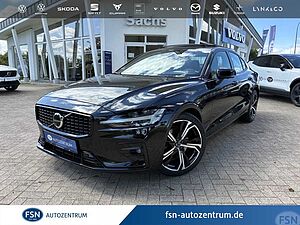 Volvo  B4 Plus Dark  Plus Dark