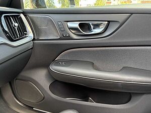 Volvo  B4 Plus Dark  Plus Dark