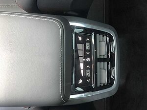 Volvo  B5 Ultra Black Edition AWD
