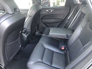 Volvo  B5 Ultra Black Edition AWD