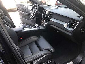 Volvo  B5 Ultra Black Edition AWD