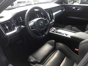 Volvo  B5 AWD Ultimate Dark 360° Kamera