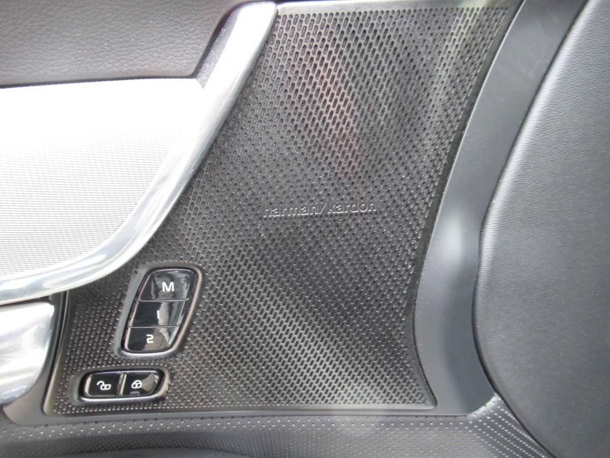 Volvo  Recharge T6 AWD R-Design