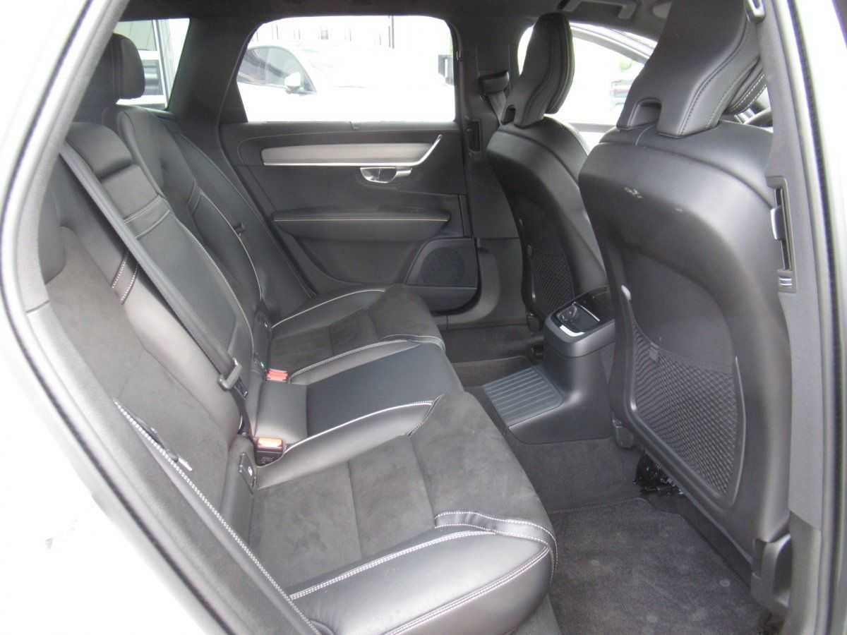 Volvo  Recharge T6 AWD R-Design