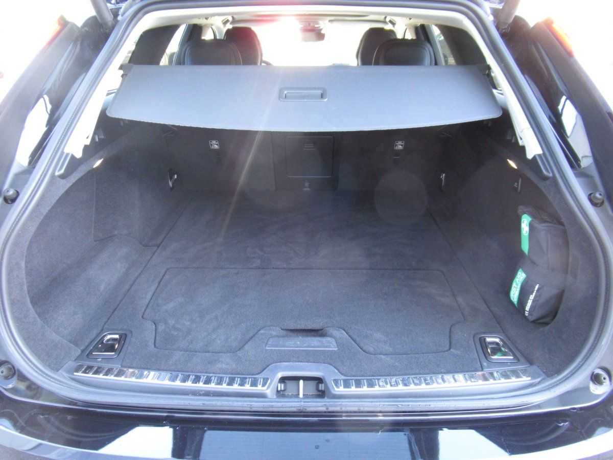 Volvo  Plus B4 AWD Diesel Automatik
