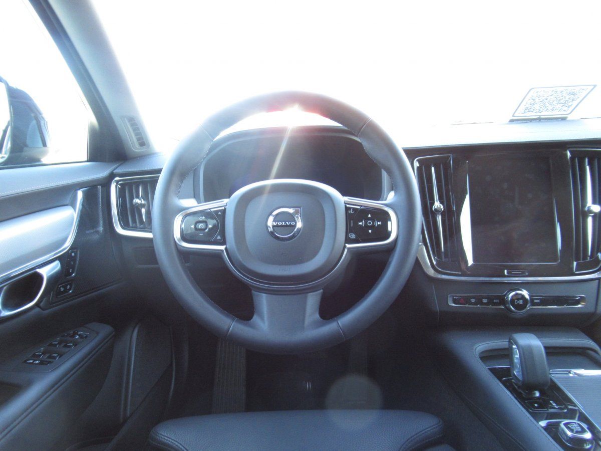 Volvo  Plus B4 AWD Diesel Automatik