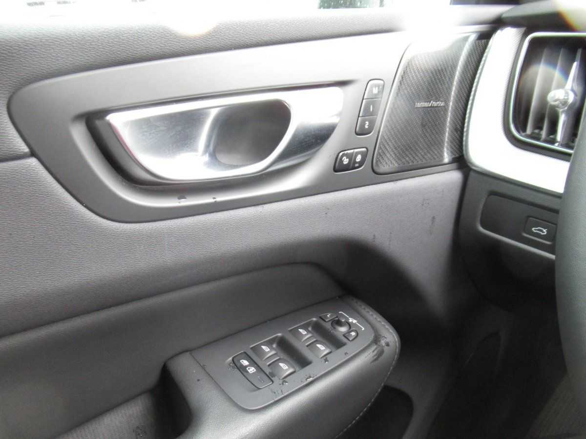 Volvo  B4 Benzin Plus Bright Automatik